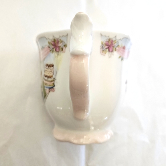 "The Wedding" mug from the Brambly Hedge series by Royal Doulton. - Picture 5 of 7